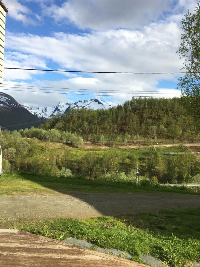 Hundbergan Apartment-Free Parking-15 Min From Tromso Tromsdalen Екстер'єр фото